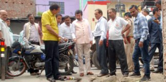 श्रीनगर में अलकनंदा नदी में गिरने वाले नालों की टैपिंग कार्य का किया निरीक्षण