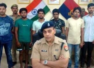 लिफ्ट देकर लूटपाट करने वाले गिरोह पांच बदमाश ग्रेनो वेस्ट से गिरफ्तार