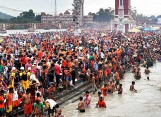 कुम्भनगरी में गंगा दशहरा पर्व पर उमड़ा श्रद्धालुओं का सैलाब