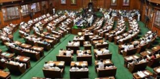 मुख्यमंत्री कुमारस्वामी ने विश्वासमत हासिल कर पहला शक्ति परीक्षण पास किया, समर्थन में पड़े 117 वोट