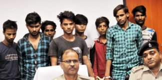 नोएडा पुलिस के हत्थे चढ़ा ऑटो में बैठा कर सवारियों को लूटने वाला गैंग
