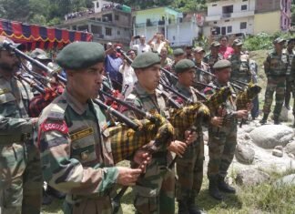 गमगीन माहौल में सैन्य सम्मान के साथ शहीद फते सिंह को दी श्रद्धांजलि