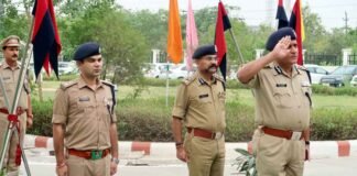 डीजीपी आज ग्रेटर नोएडा मे, पुलिस समर कैम्प मे बच्चों से भी हुए रूबरू