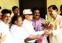 केन्द्रीय मंत्री डॉ. महेश शर्मा जनसंपर्क अभियान के तहत बीटा -2 मे मंत्री