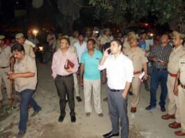नोएडा के भीड़ भाड़ वाले इलाके में बदमाशों ने हार्डवेयर व्यापारी की गोली मारी
