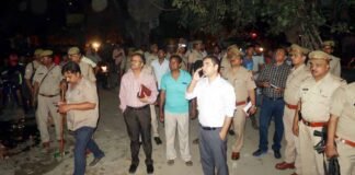 नोएडा के भीड़ भाड़ वाले इलाके में बदमाशों ने हार्डवेयर व्यापारी की गोली मारी