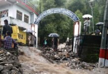 पिथौरागढ़ जिले के मुनस्यारी बंगापानी में बादल फटने से भारी तबाही मुनस्यारी