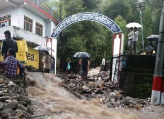पिथौरागढ़ जिले के मुनस्यारी बंगापानी में बादल फटने से भारी तबाही मुनस्यारी