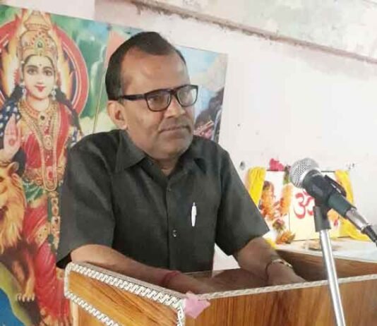 शिक्षा के क्षेत्र में अपने समर्पण तथा निरन्तर उत्कृष्ट कार्यों से शैक्षिक जगत में अपनी सार्थकता सिद्ध कर रहे हैं शिक्षक चमोला। shikshak chamola