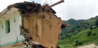 चमोली जनपद में बादल फटने से भारी तबाही, कई मकान व वाहन आपदा की भेंट चढ़े बादल फटने