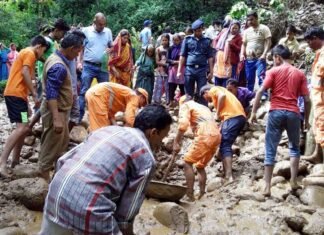 गौचर में भारी बारिश से मलबे में दबी भैंस, खोजबीन मे जुटी एनडीआरएफ बारिश