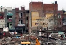 गाजियाबाद के खोड़ा कॉलोनी में पांच मंजिला बिल्डिंग गिरी, कई लोगों के दबे होने की आशंका khora-colony