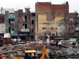 गाजियाबाद के खोड़ा कॉलोनी में पांच मंजिला बिल्डिंग गिरी, कई लोगों के दबे होने की आशंका khora-colony