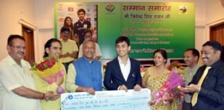 लक्ष्य सेन एवं कुहू गर्ग को मुख्यमंत्री ने किया सम्मानित lakshya-sen-and-kuhu-garg