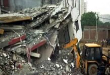 ग्रेटर नोएडा वेस्ट में बड़ा हादसा, दो इमारतें गिरी, कई लोगों के दबे होने की आशंका ग्रेटर नोएडा वेस्ट