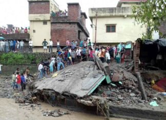 कोटद्वार में भारी बारिश से तबाही: एक महिला की मौत, कई बीघा खेती की जमीन तबाह KOTDWAR-apda
