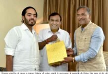 आर्थिक राजधानी से आध्यात्मिक राजधानी में हो निवेश, मुख्यमंत्री ने मुकेश अंबानी से की मुलाकात mukesh-ambani-trivendra-raw