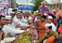 साम्प्रदायिक सौहार्द की अनूठी मिसाल: मुस्लिम समाज कर रहा है शिव भक्तों का स्वागत shiv-bhakt