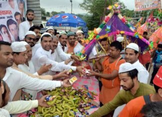 साम्प्रदायिक सौहार्द की अनूठी मिसाल: मुस्लिम समाज कर रहा है शिव भक्तों का स्वागत shiv-bhakt