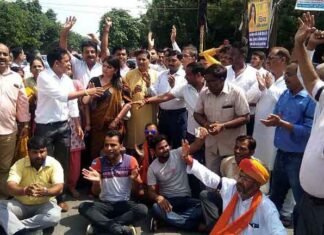 SC-ST एक्ट के विरोध में नोएडा, ग्रेटर नोएडा सहित देशभर में भारत बंद का जबरदस्त असर