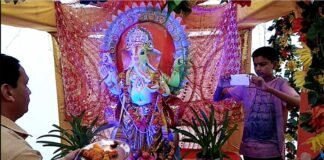 ग्रेटर नोएडा में ढोल नगाड़ों के साथ धूमधाम से गणपति विसर्जन ganesh-visarjan