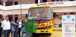 हंस कल्चर सेंटर दिल्ली द्वारा देहरादून में बच्चों के लिए स्कूल बस भेंट hanraj-school-dehradun
