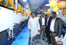 डिजिटल साक्षरता के तहत एचपी वर्ल्ड ऑन व्हील्स वाहन का उद्घाटन mahesh-sharma-hp-world