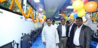 डिजिटल साक्षरता के तहत एचपी वर्ल्ड ऑन व्हील्स वाहन का उद्घाटन mahesh-sharma-hp-world