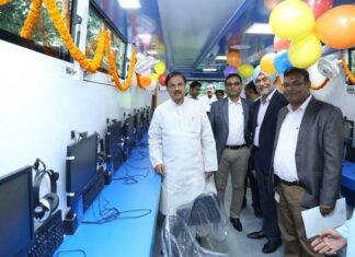 डिजिटल साक्षरता के तहत एचपी वर्ल्ड ऑन व्हील्स वाहन का उद्घाटन mahesh-sharma-hp-world