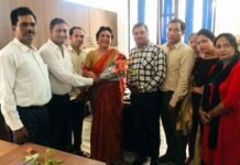 शिक्षक दिवस के अवसर पर ग्रेटर नोएडा में शिक्षक सम्मान समारोह mahila-unnati-sanstha