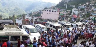 पौड़ी, अल्मोड़ा, बागेश्वर सहित उत्तराखण्ड में कई जगहों पर SC-ST एक्ट विरोध का व्यापक असर pauri-bazar