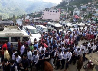 पौड़ी, अल्मोड़ा, बागेश्वर सहित उत्तराखण्ड में कई जगहों पर SC-ST एक्ट विरोध का व्यापक असर pauri-bazar
