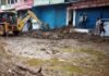 रुद्रप्रयाग बाजार में मलबा घुसने से कई दुकानों का सामान बर्बाद rudrprayag-malba