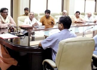 जेवर इंटरनेशनल एयरपोर्ट से प्रभावित किसानों का प्रतिनिधिमंडल मुख्यमंत्री से मिला yamuna-kisaan-cm-meeting