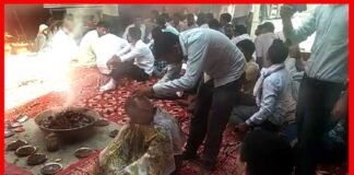 एससी-एसटी एक्ट के विरोध में जन अधिकारी फाउंडेशन के कार्यकर्ताओं ने कराया मुंडन SC-ST-act-mundan