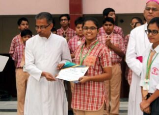 सेंट जोसफ स्कूल ने स्वच्छता प्रेरणा प्रतियोगिता के विजेता विद्यार्थियों को पुरस्कृत किया Swachhta Prerna Pratiyogita