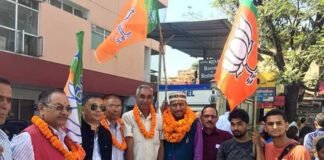 निकाय चुनाव 2018: राजीव नगर वार्ड से भाजपा के सिलमाना ने किया नामांकन bjp-Ward-member