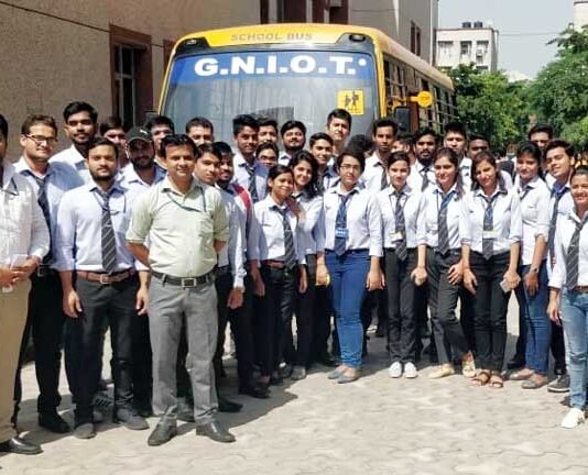 इलेक्ट्रॉनिक्स एंड कम्युनिकेशन इंजीनियरिंग विभाग ने छात्रों के लिए माइक्रो इंजीनियर्स प्राइवेट लिमिटेड में इंडस्ट्रियल ट्रिप industrial-trip