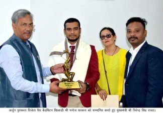 अर्जुन पुरस्कार विजेता पैरा बैडमिंटन खिलाड़ी मनोज को सीएम ने किया सम्मानित para-shuttler-manoj-sarkar