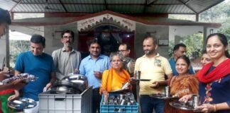 प्लास्टिक व थर्माकोल की जगह स्टील की प्लेट प्रयोग कर दिया पर्यावरण बचाने का संदेश plastic-ban
