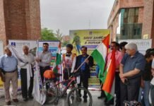 शारदा यूनिवर्सिटी के छात्र रोहन फिलिम 3500 किलोमीटर की साइकिल यात्रा पर निकले rohan-filim-cyclist
