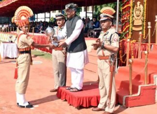 SSB की पासिंग आउट परेड में श्रीनगर पहुचे मुख्यमंत्री रावत ssb-srinagar-cm-trivebdra