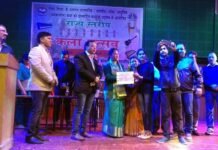 राज्य स्तरीय कला उत्सव प्रतियोगिता में पौड़ी की नीलम को प्रथम स्थान Rajeev Gandhi Navodaya Vidyalaya,