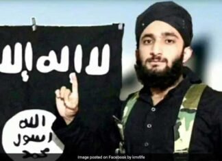 कश्मीरी छात्र बिलाल के कथित आतंकी संगठन से जुड़ने के मामले में ग्रेनो पुलिस कश्मीर रवाना kashmiri student bilal