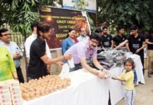 जी.एन.आई.ओ.टी. कालेज में आर्थिक रूप से कमजोर लोगों के साथ मनाया दीपावली मिलन समारोह diwali-meta-gniot