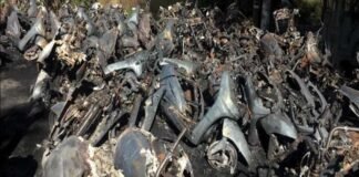 दिवाली की रात आग लगने से वर्कशॉप की छत पर रखी 75 स्कूटियां जलकर राख fire-at-workshop