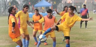 नोएडा स्टेडियम में इन्टर स्कूल महिला फुटबॉल व कबड्डी टूर्नामेंट के जोरदार मुकाबले girls-foot-ball-tournament