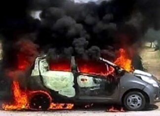 चलती कार में लगी आग, कार चालक इंजीनियर की जल कर मौत car-fire