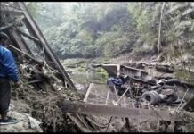 उत्तराखण्ड: 115 साल पुराना लोहे का पुल गिरा, दो लोगों की मौत, तीन घायल iron-bridge-dehradun