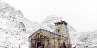 पहाड़ों में जबरदस्त बर्फबारी, केदारघाटी में जमने लगा है पानी kedarnath-snowfall